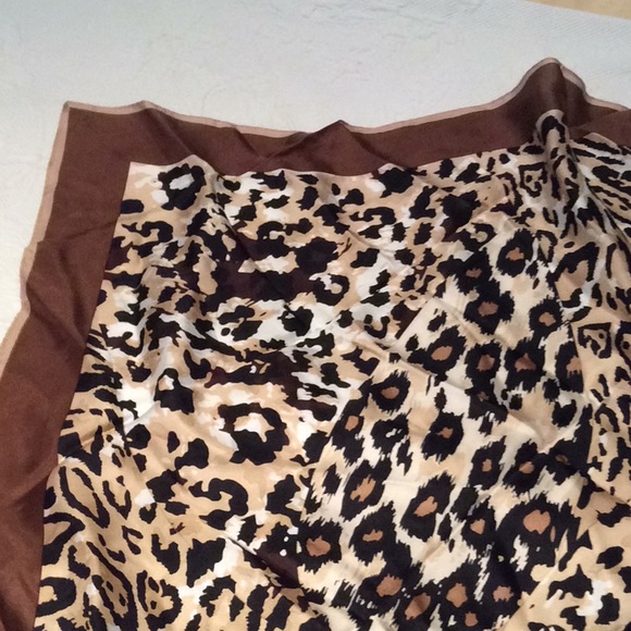 Silk square scarf. Like new - Picture 3 of 7
